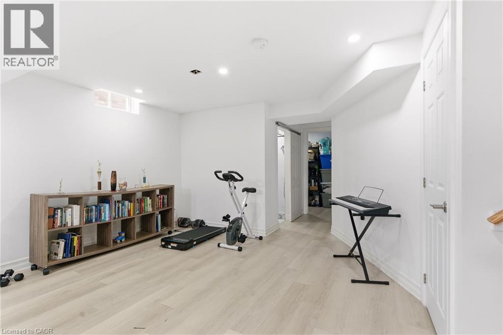 28 SILVERWOOD Avenue - 15
