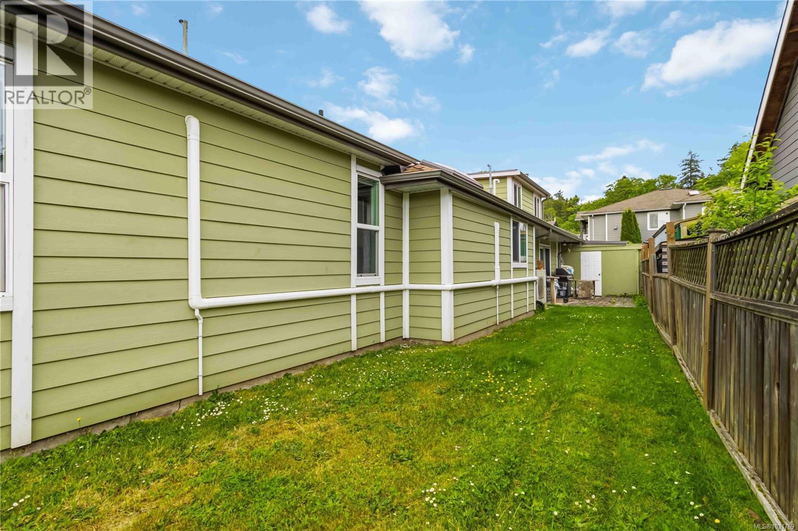 9 Camden Ave - 22