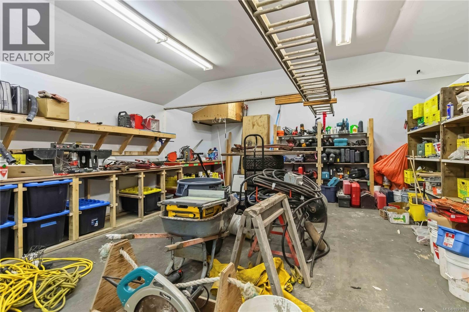 9 Camden Ave - 29