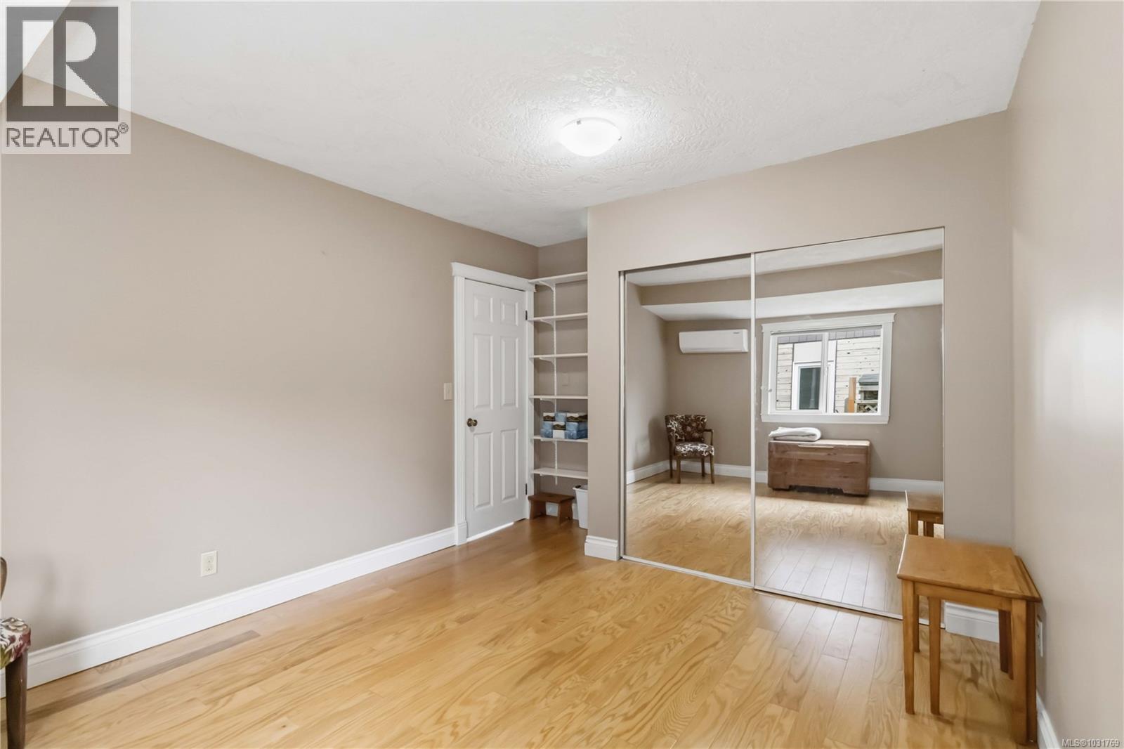 9 Camden Ave - 18