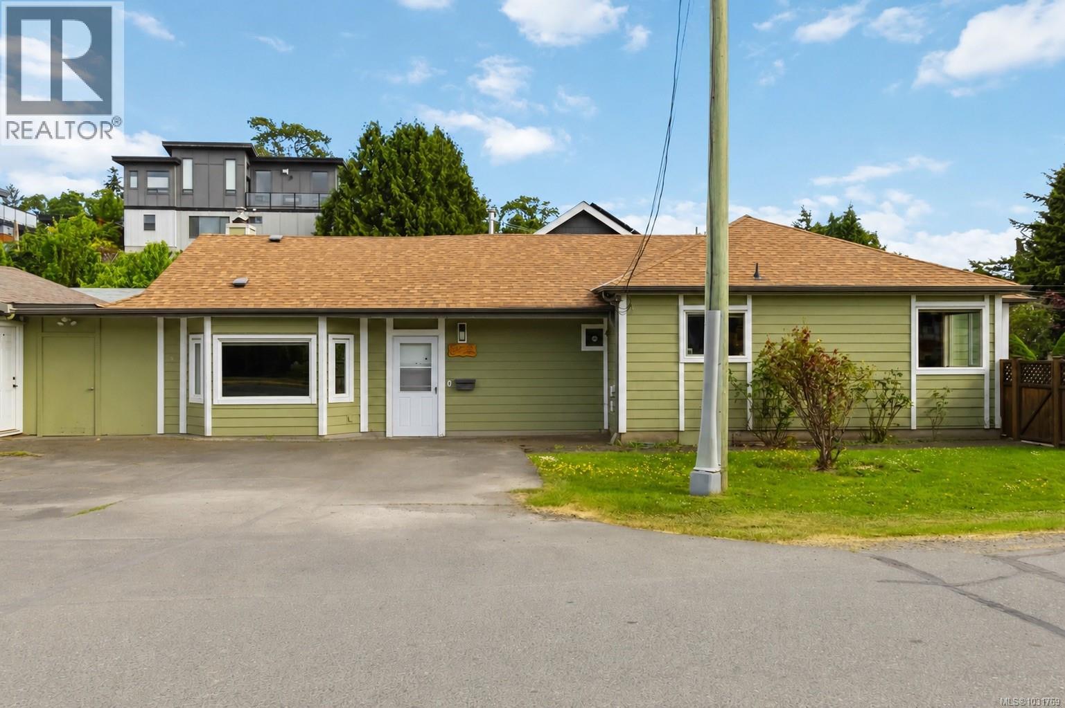 9 Camden Ave - 26