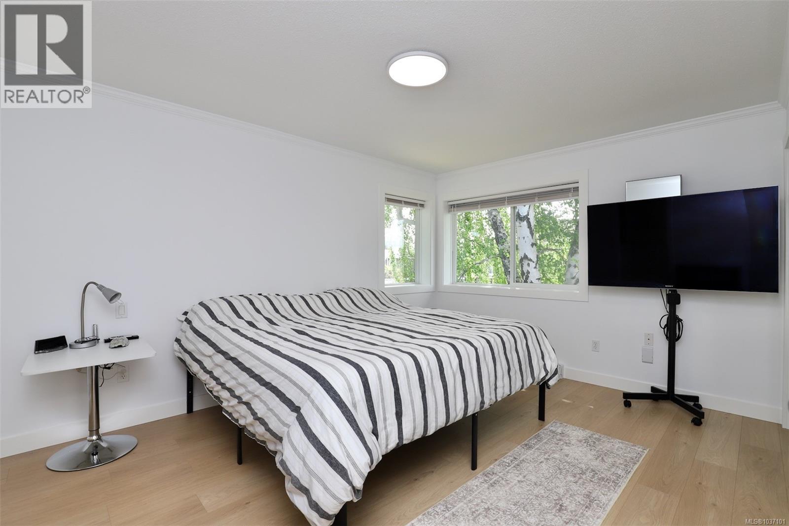 #206 330 Dogwood St - 9