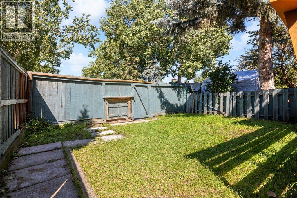 153 Mckinnon Crescent NE - 30