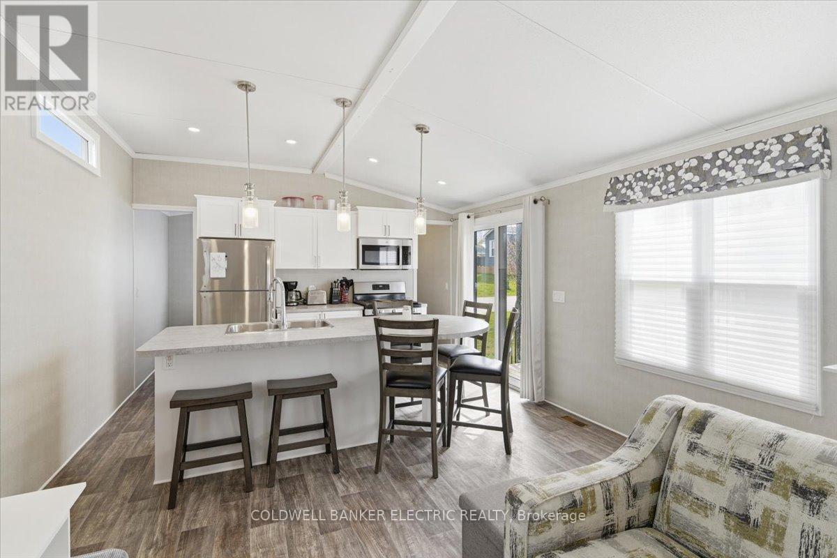1235 VILLIERS LINE 28 ST ANDREWS LANE - 11