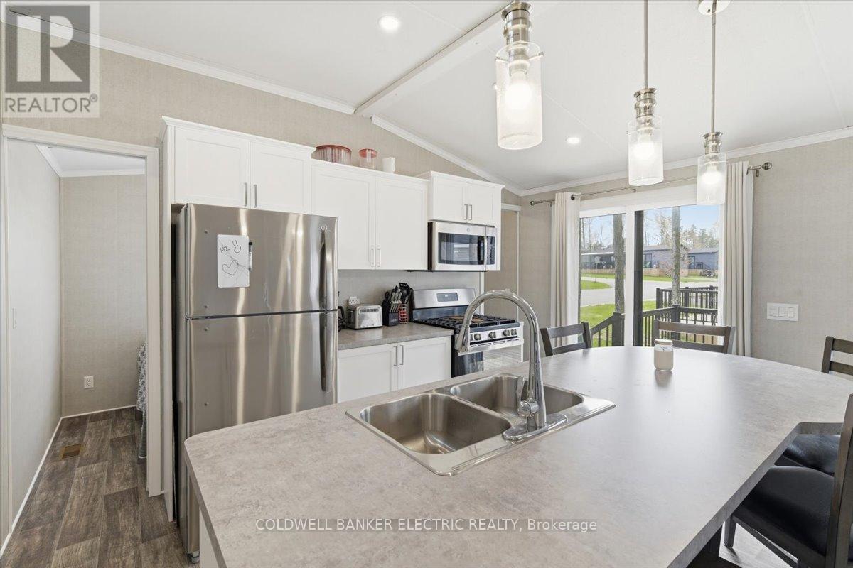 1235 VILLIERS LINE 28 ST ANDREWS LANE - 15