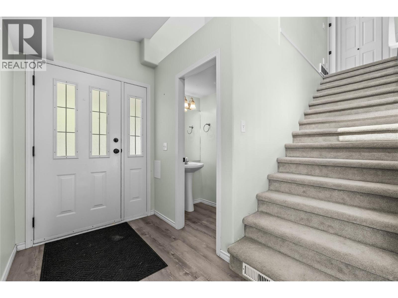 3831 Gellatly Road S, West Kelowna