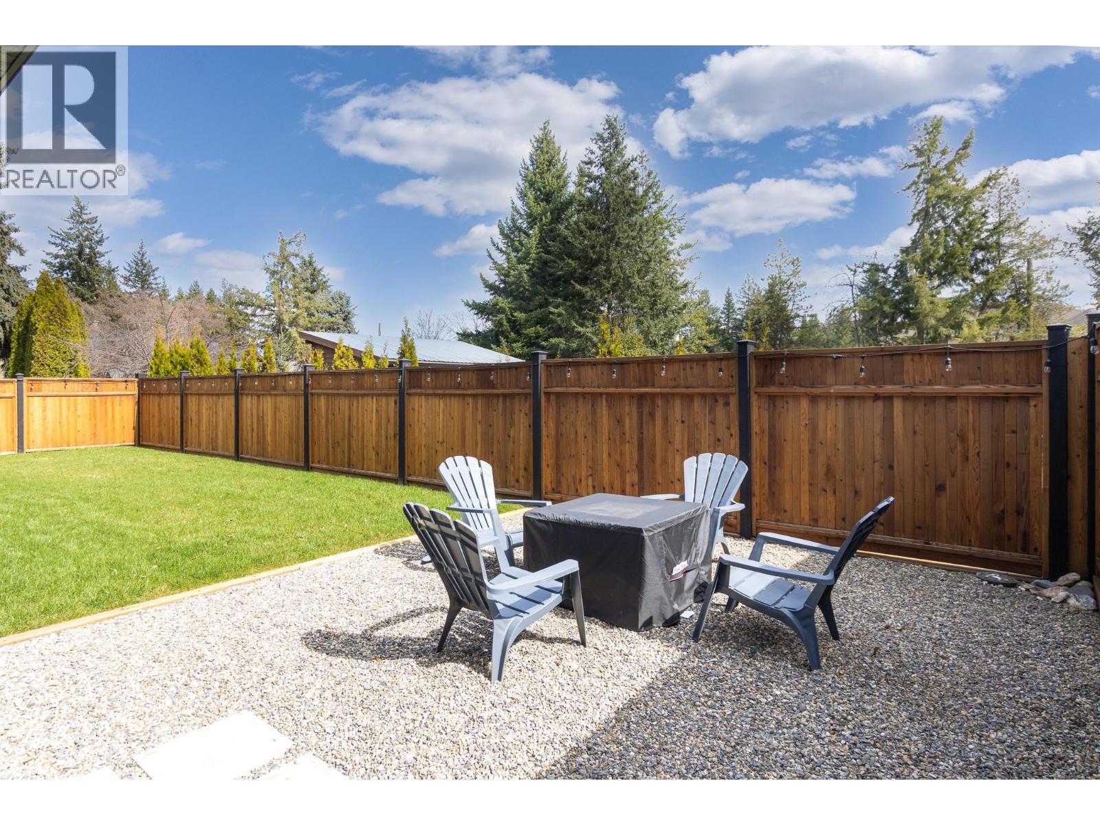 4 1441 20 Avenue Southeast, Salmon Arm