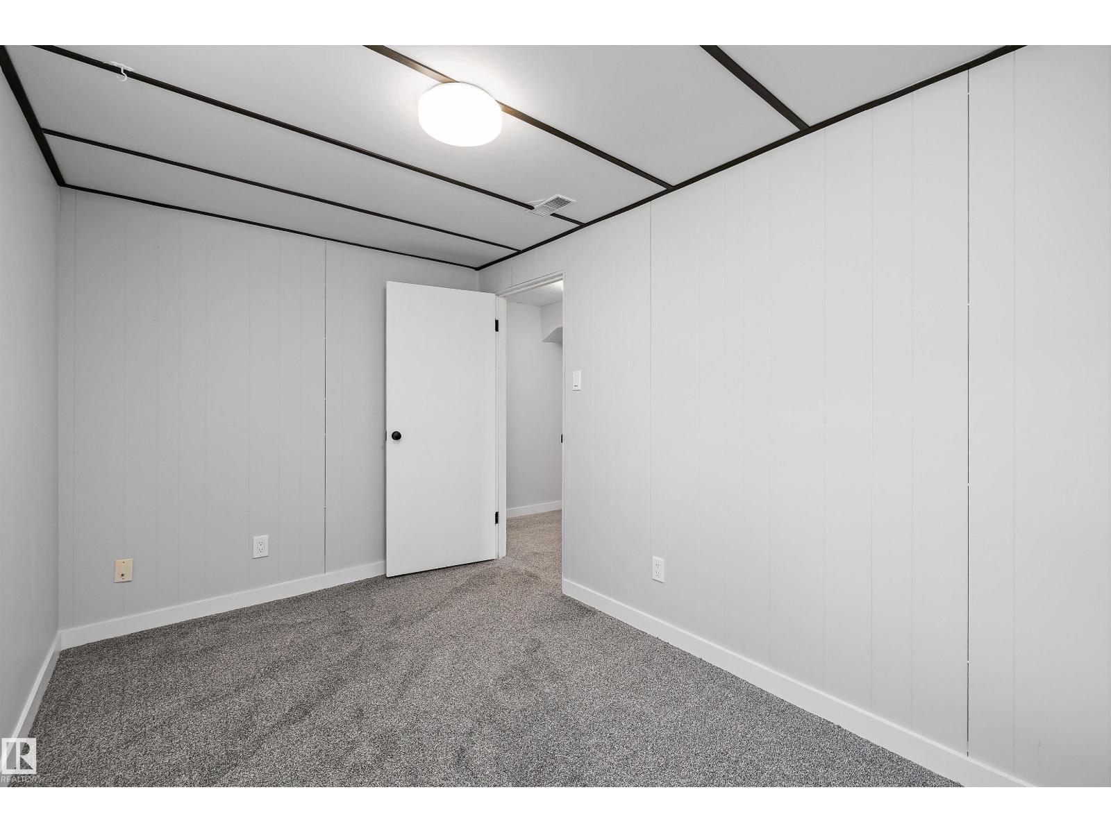 12715 / 12717 93 ST NW - 29