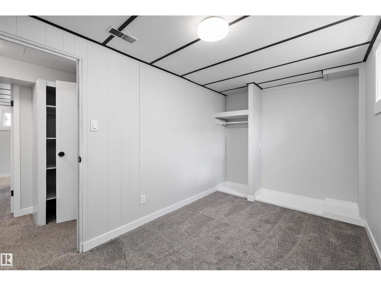 12715 / 12717 93 ST NW - 30