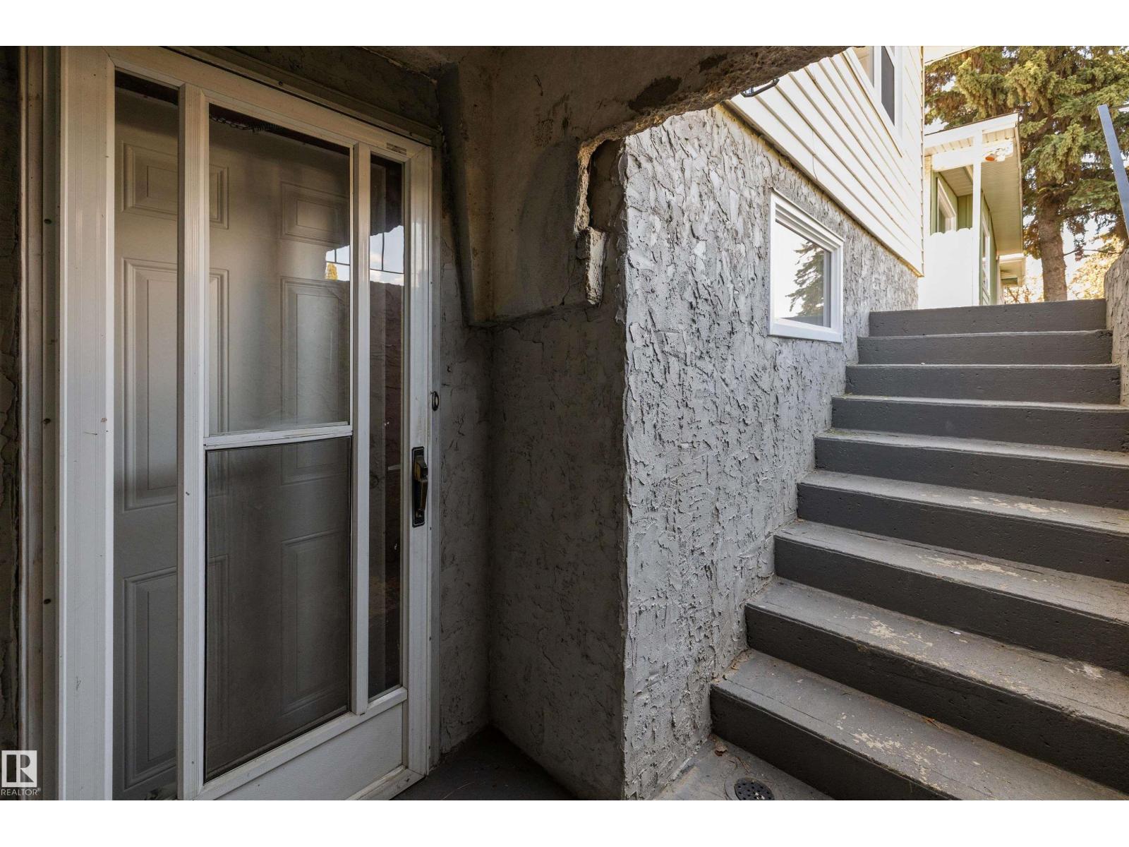 12715 / 12717 93 ST NW - 48