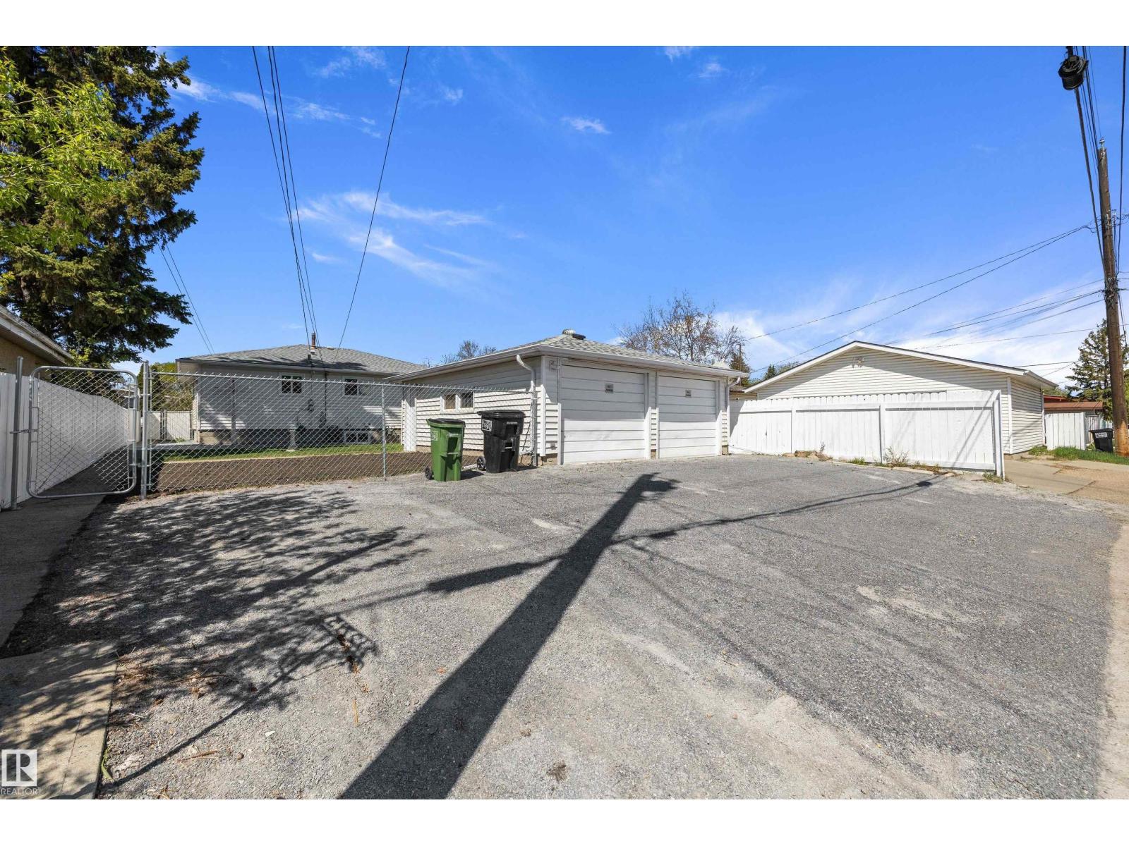 12715 / 12717 93 ST NW - 54