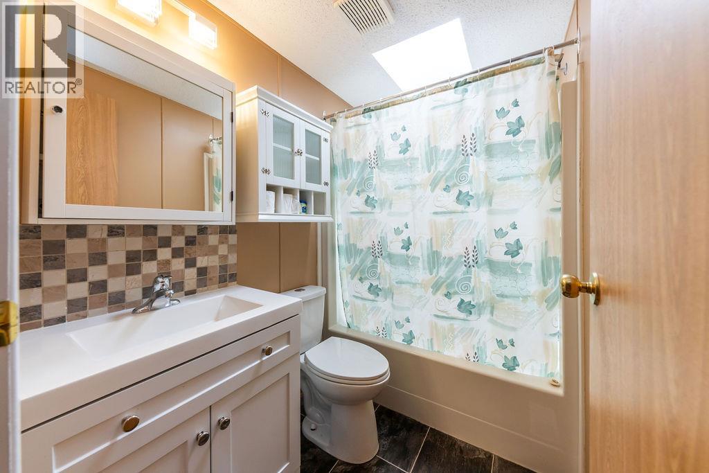 #6 2400 Oakdale Way - 21