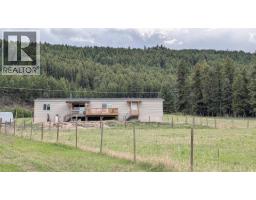 Primary Bedroom - 3940 Highway 3, Rock Creek, BC V0H1Y0 Photo 7