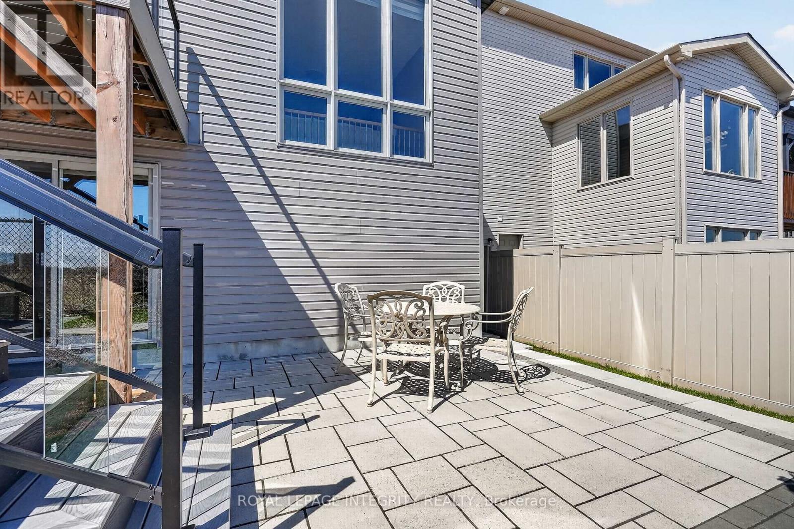 724 PARADE DRIVE - 40