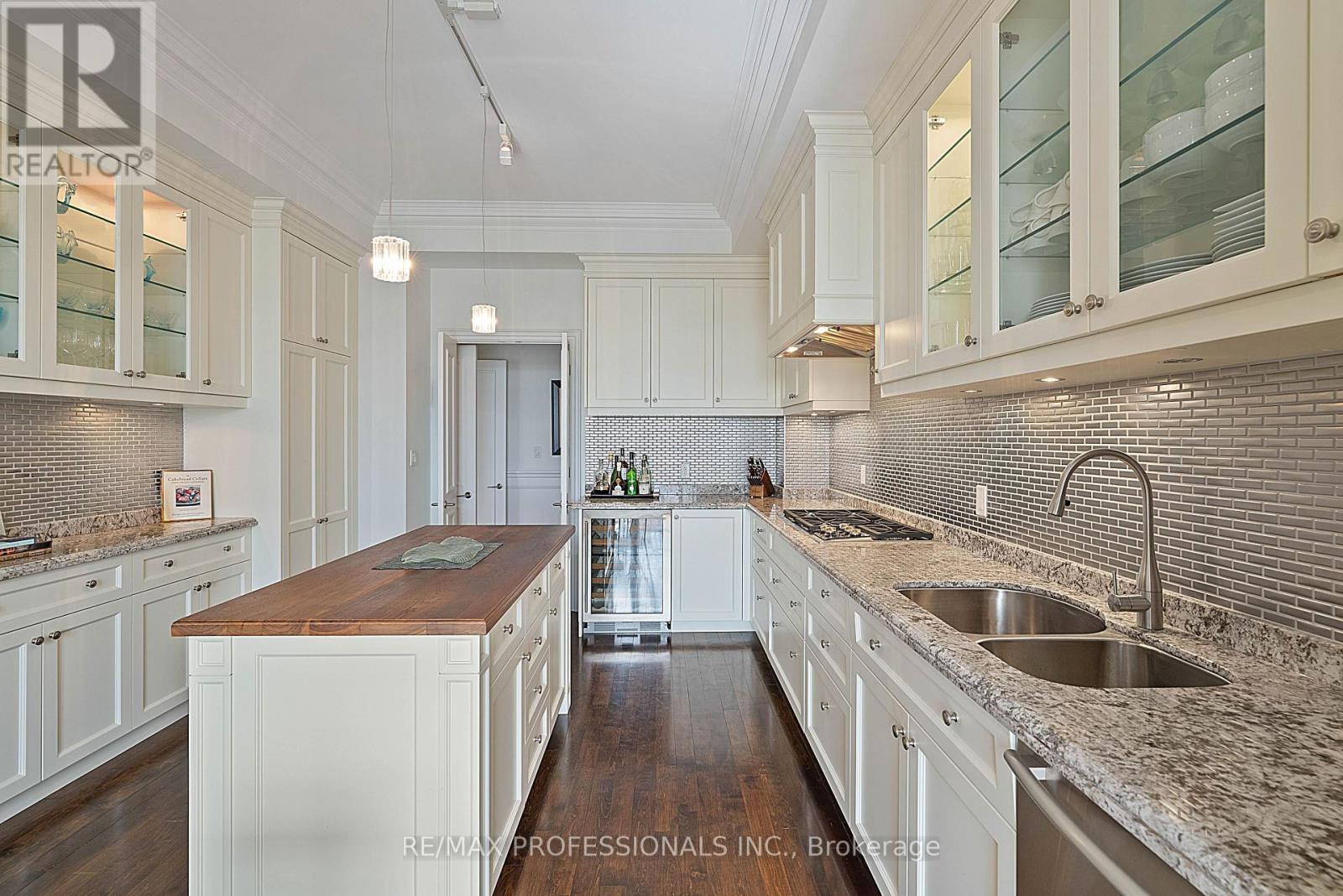 #SUBPH3 99 AVENUE ROAD - 21