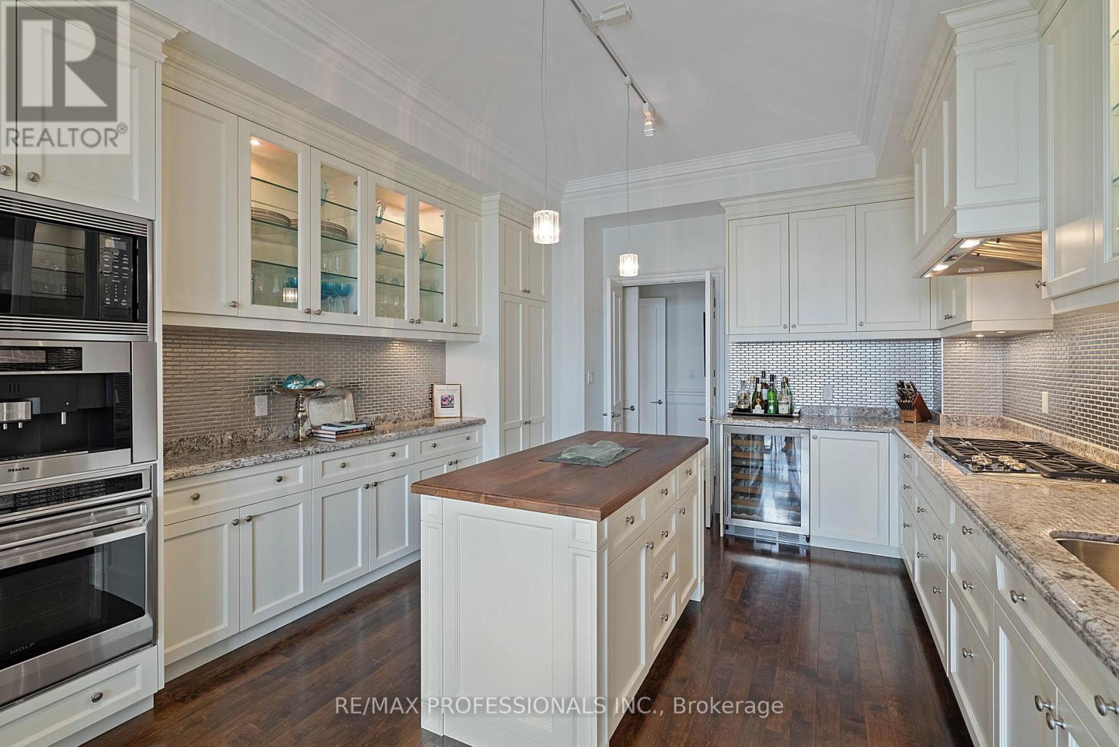 #SUBPH3 99 AVENUE ROAD - 22