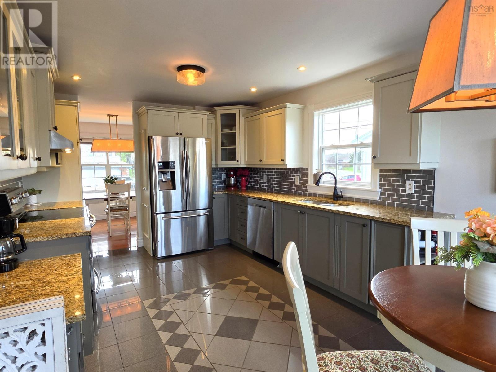 34 Lakeridge Crescent - 6