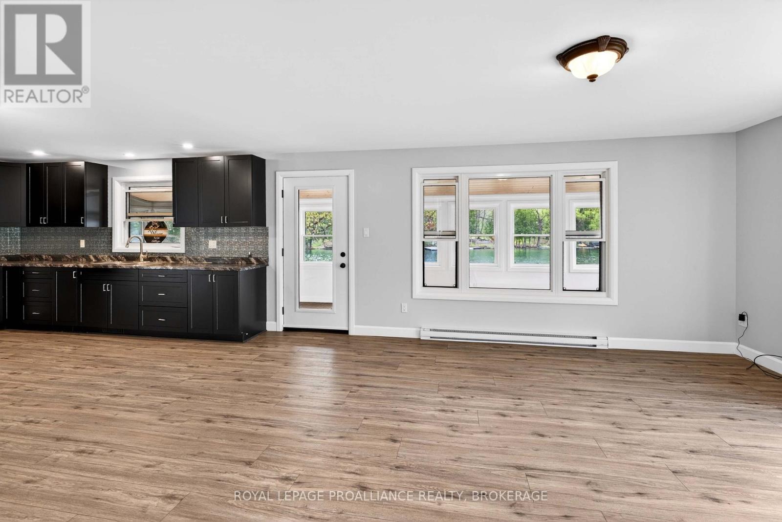 5 BLUNDONS LANE - Image 21