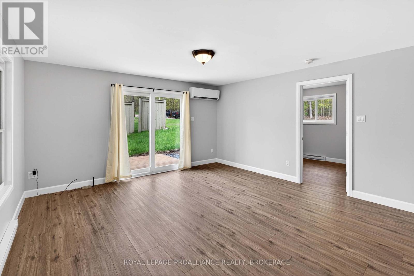 5 BLUNDONS LANE - Image 29