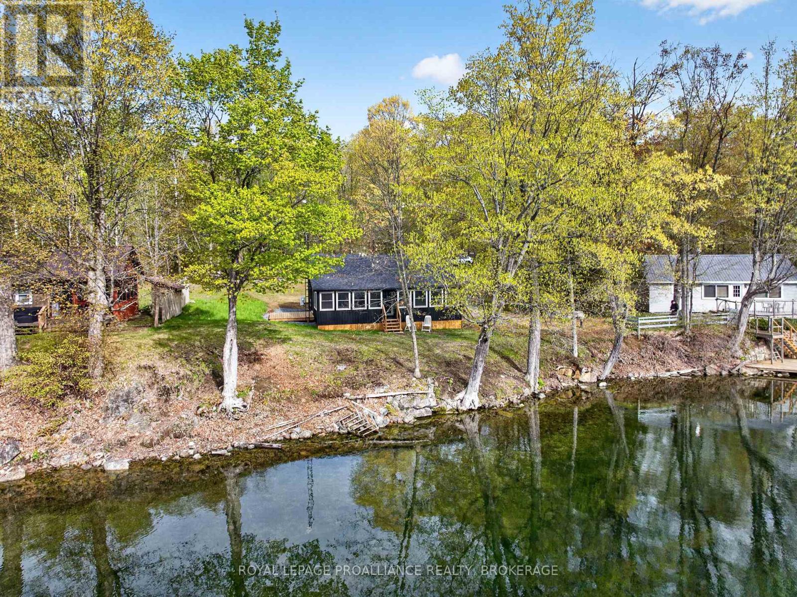 5 BLUNDONS LANE - Image 34