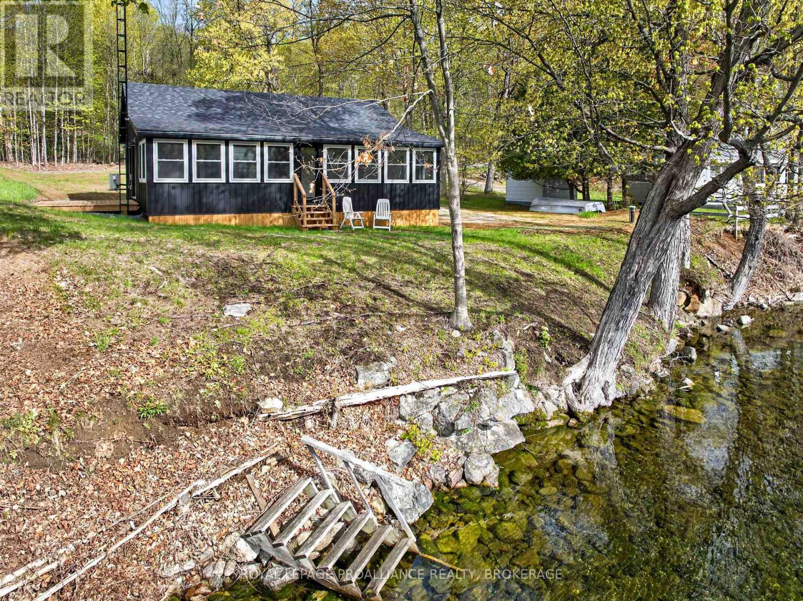 5 BLUNDONS LANE - Image 37
