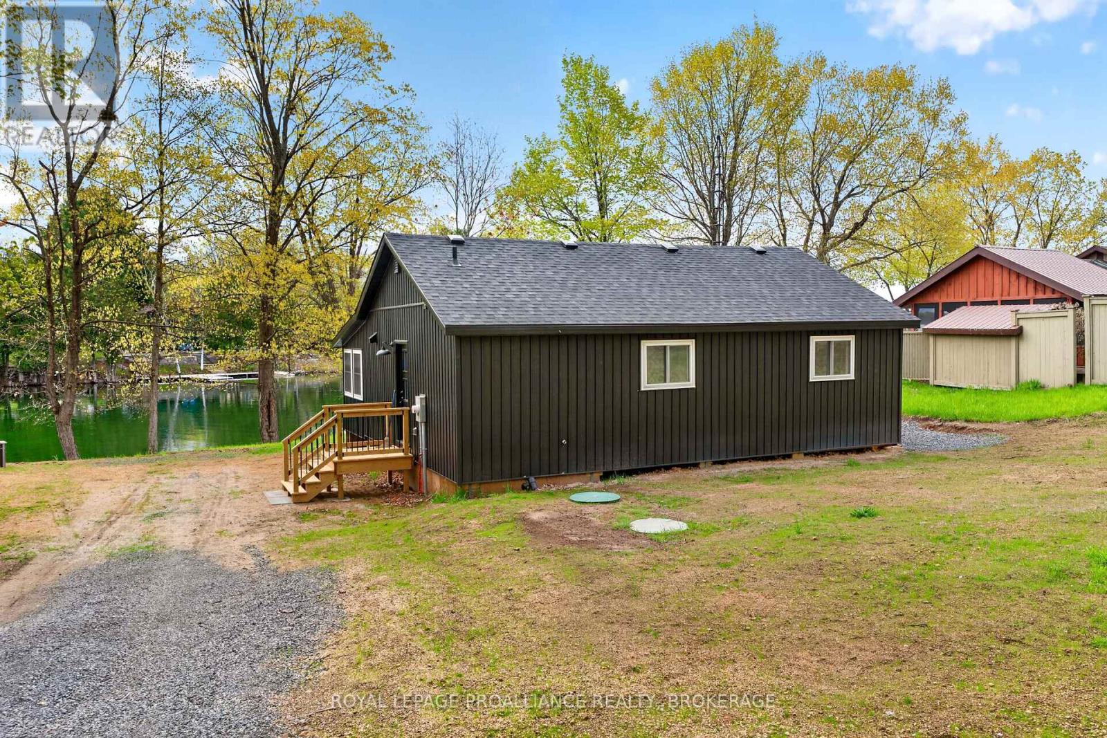 5 BLUNDONS LANE - Image 39