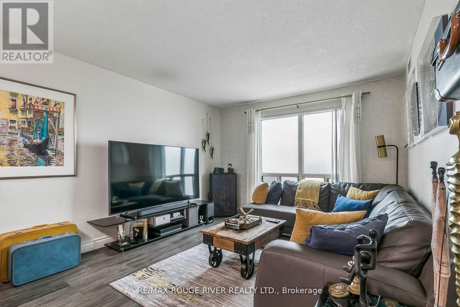#1203 11 LEE CENTRE DRIVE - 22