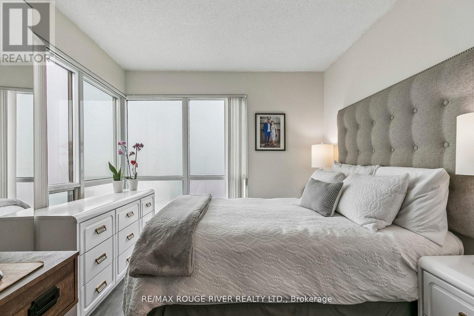 #1203 11 LEE CENTRE DRIVE - 28