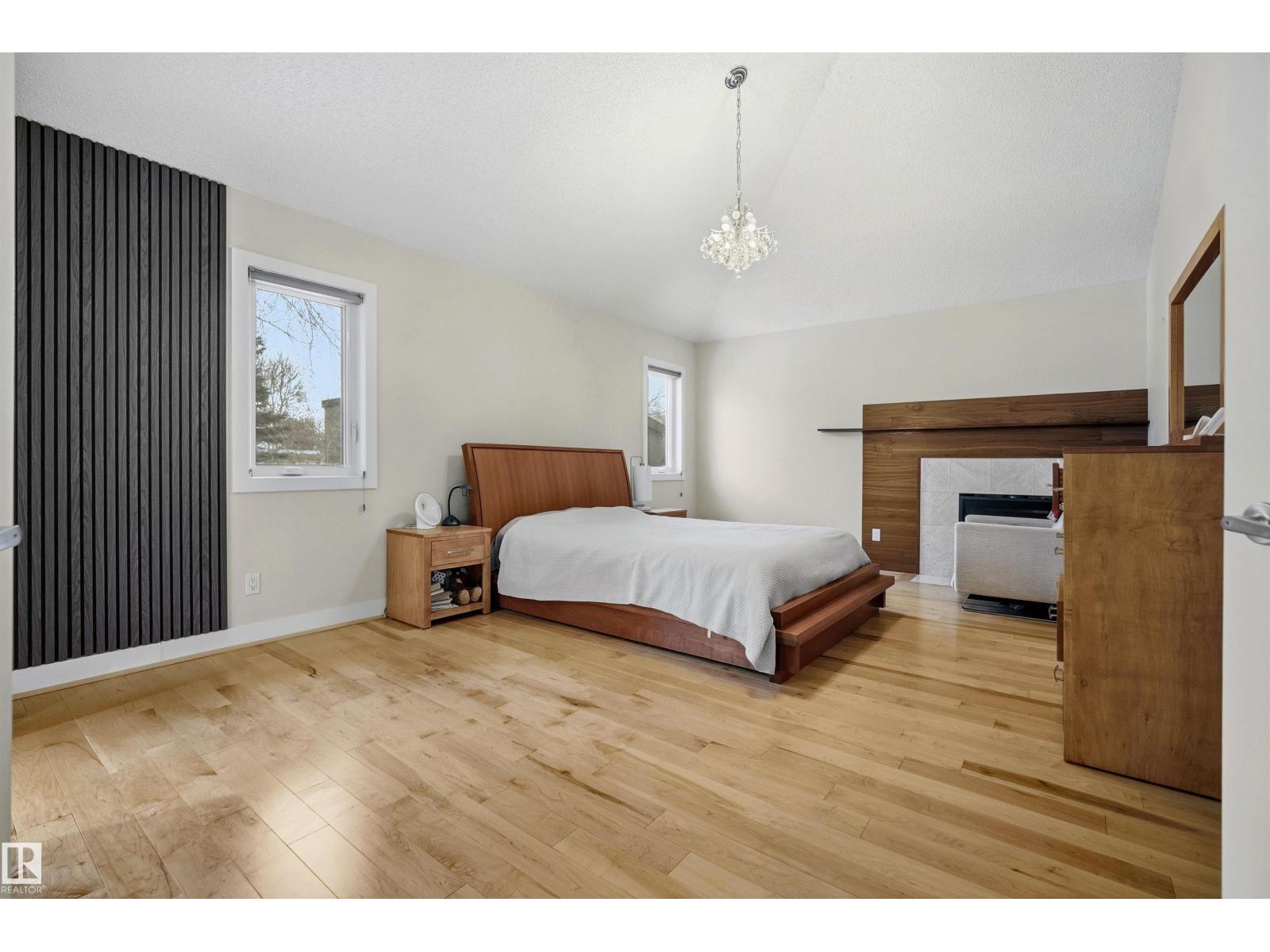 9324 95 ST NW - 26