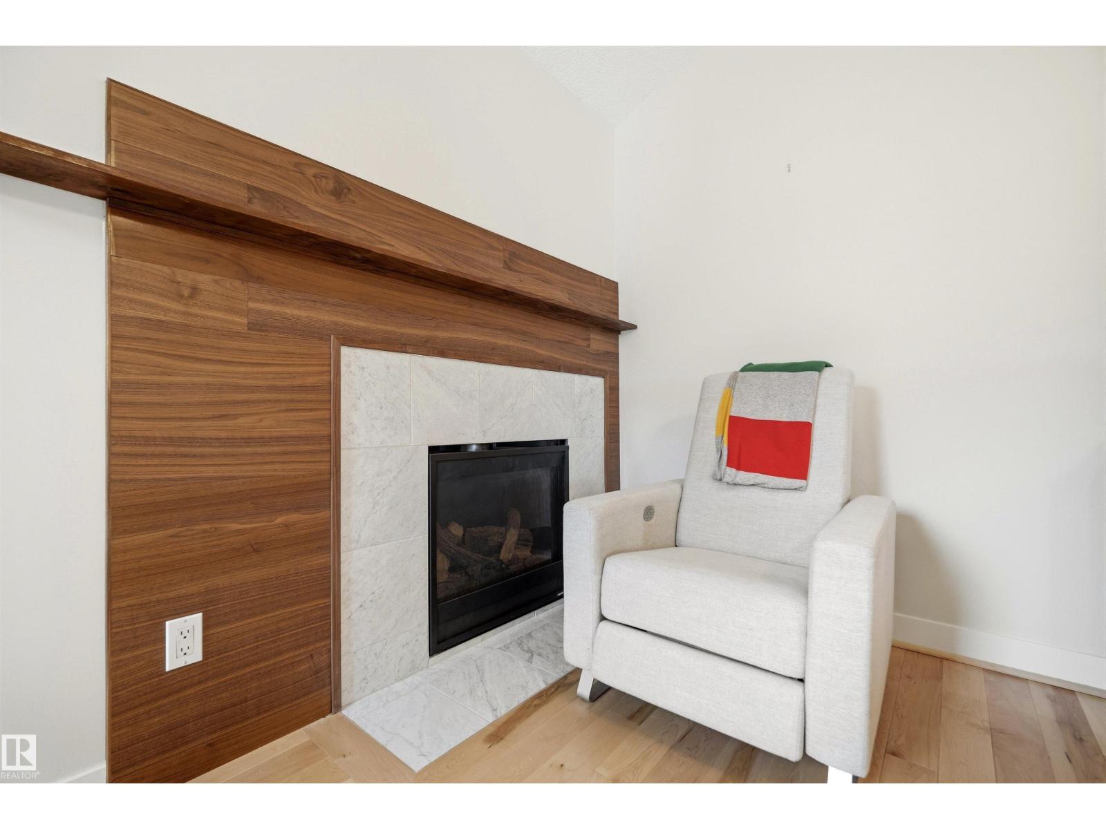 9324 95 ST NW - 28