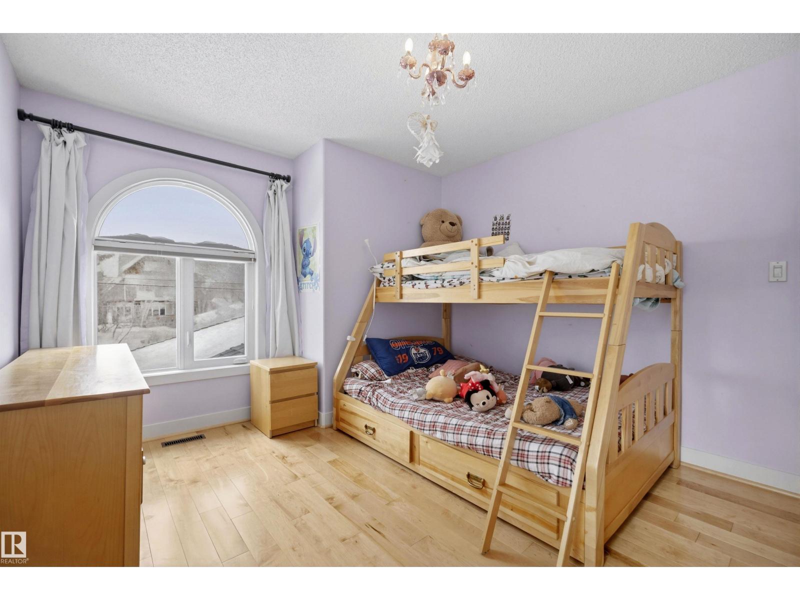 9324 95 ST NW - 39