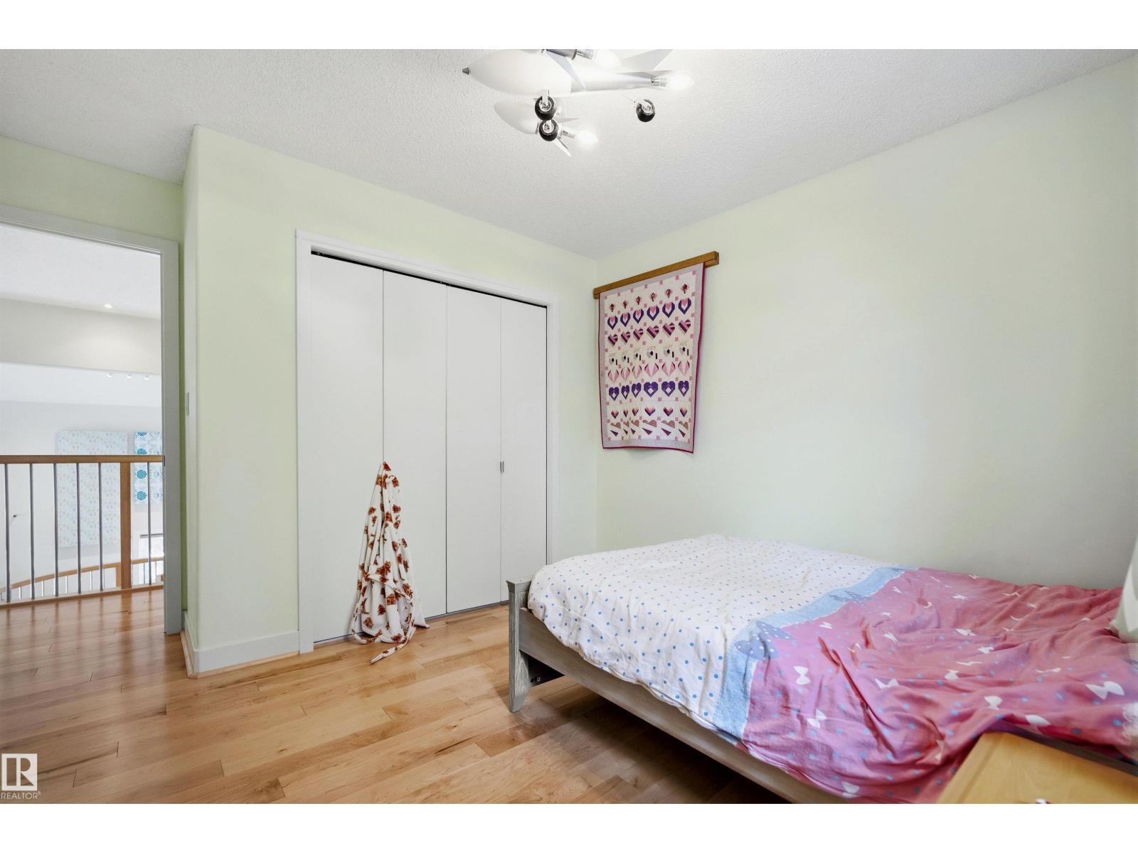 9324 95 ST NW - 35