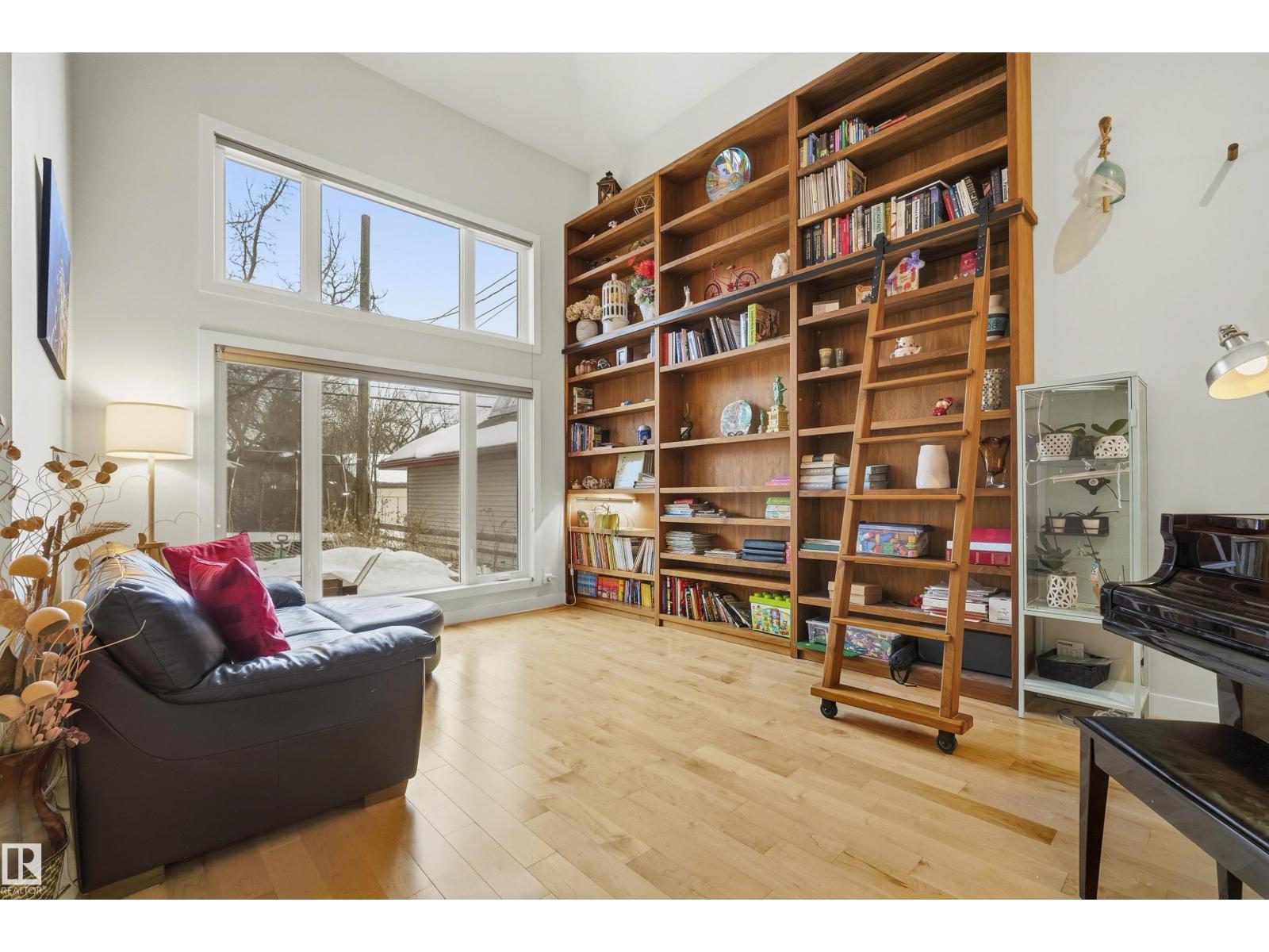 9324 95 ST NW - 5