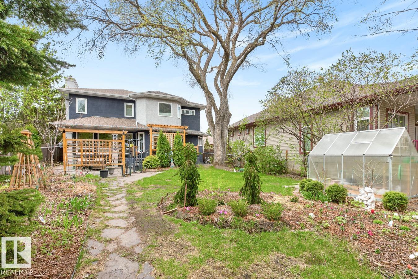 9324 95 ST NW - 55