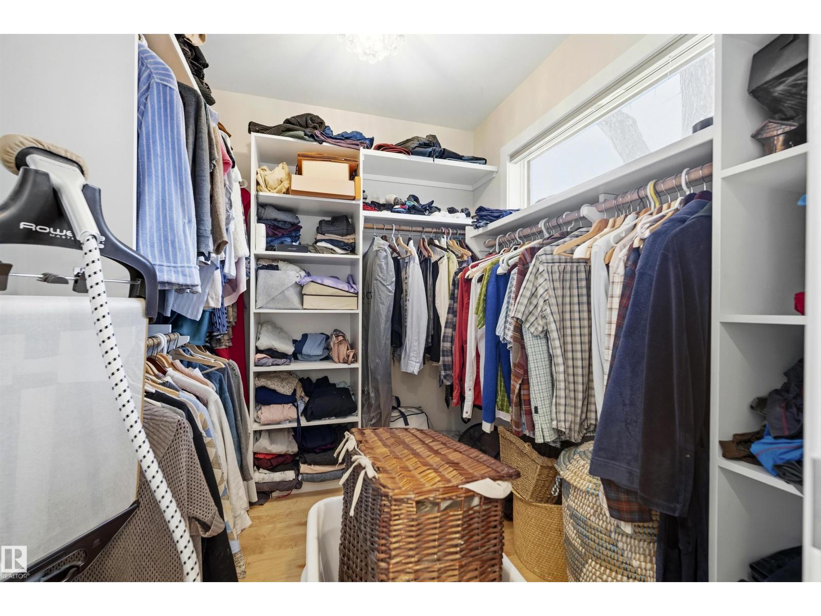 9324 95 ST NW - 32