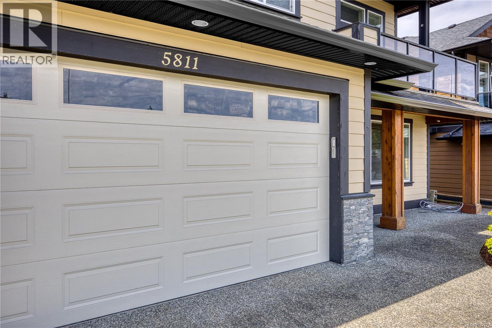 5811 Linyard Rd - 33