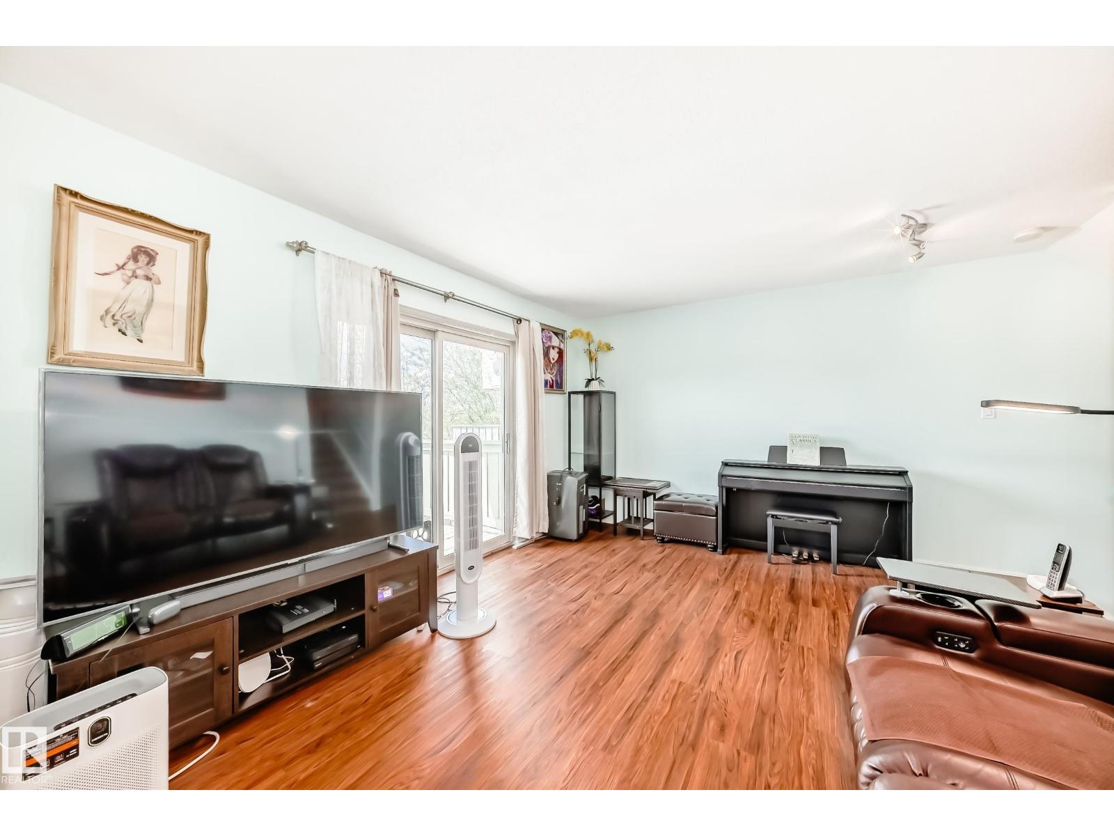 #28 9520 174 ST NW - 17