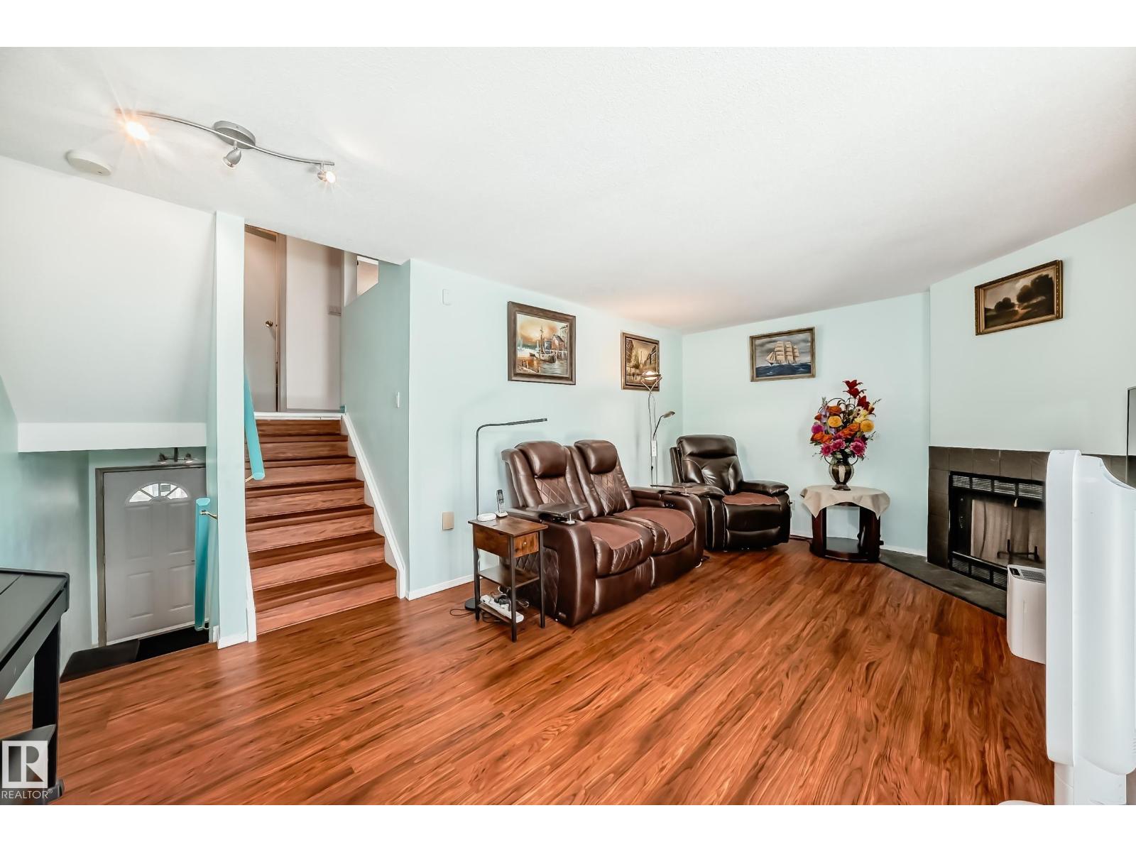 #28 9520 174 ST NW - 18