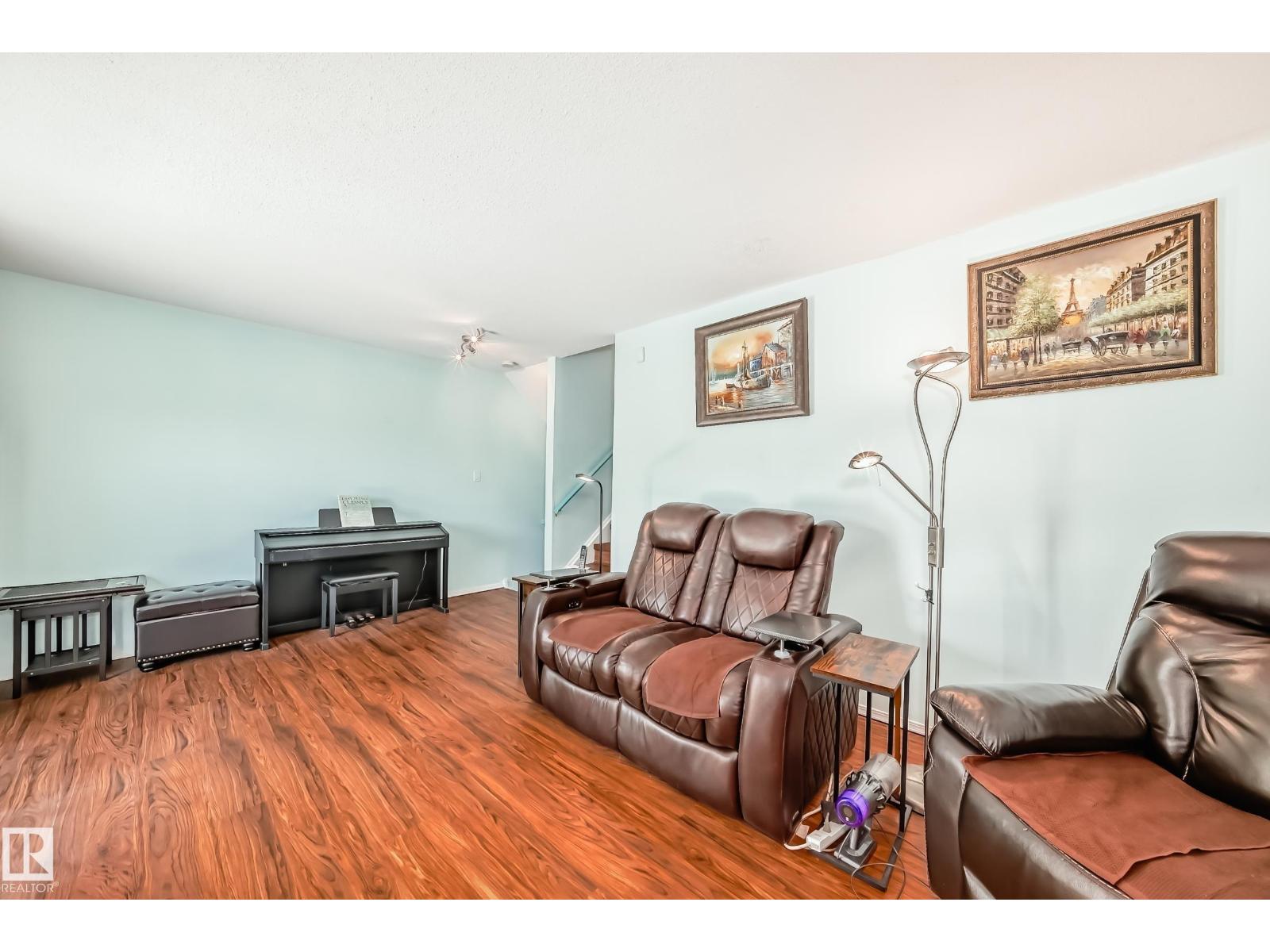 #28 9520 174 ST NW - 19