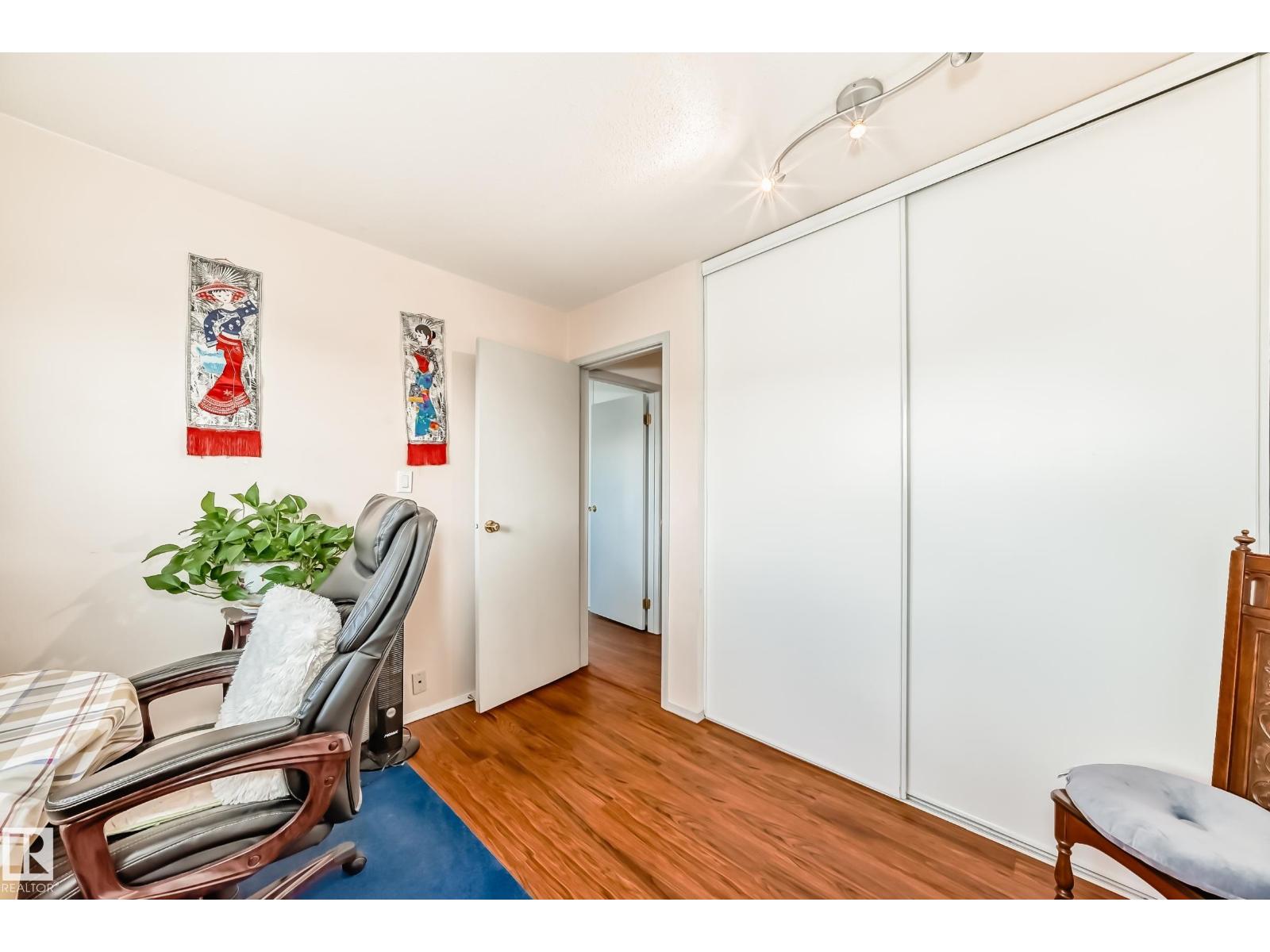 #28 9520 174 ST NW - 35