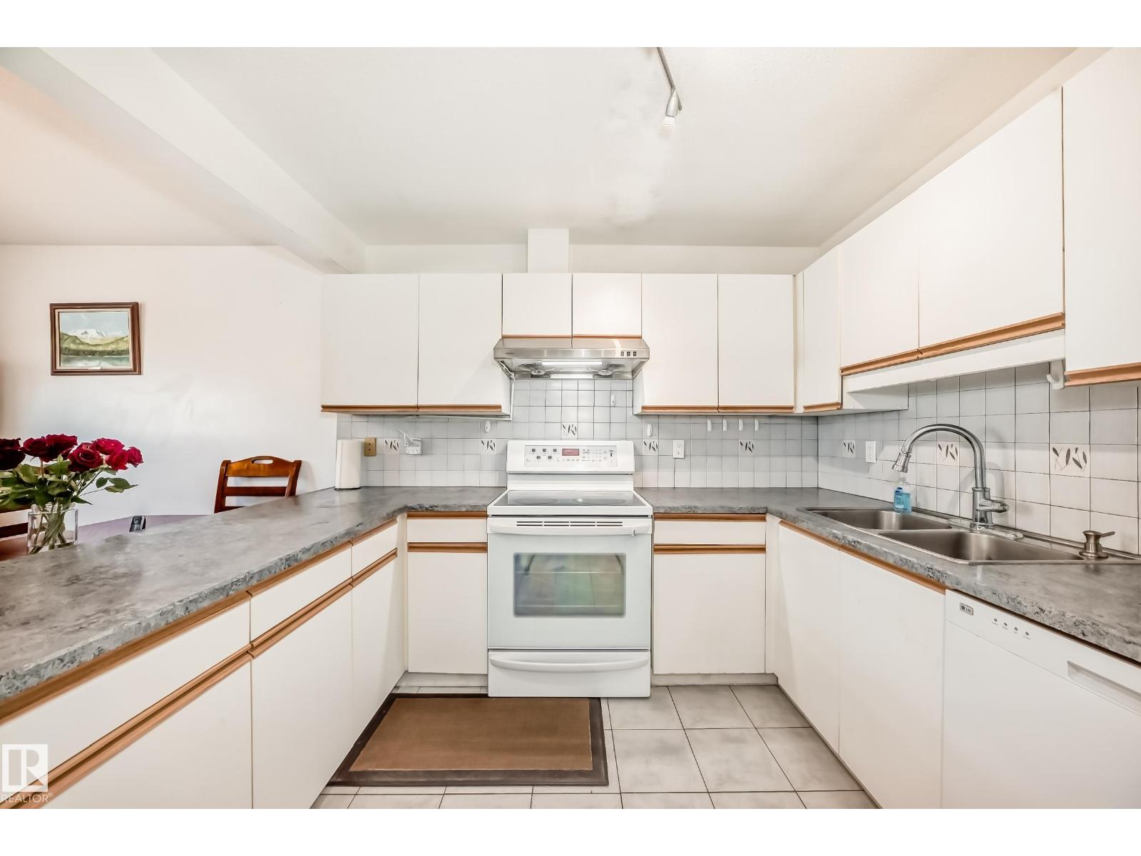 #28 9520 174 ST NW - 4
