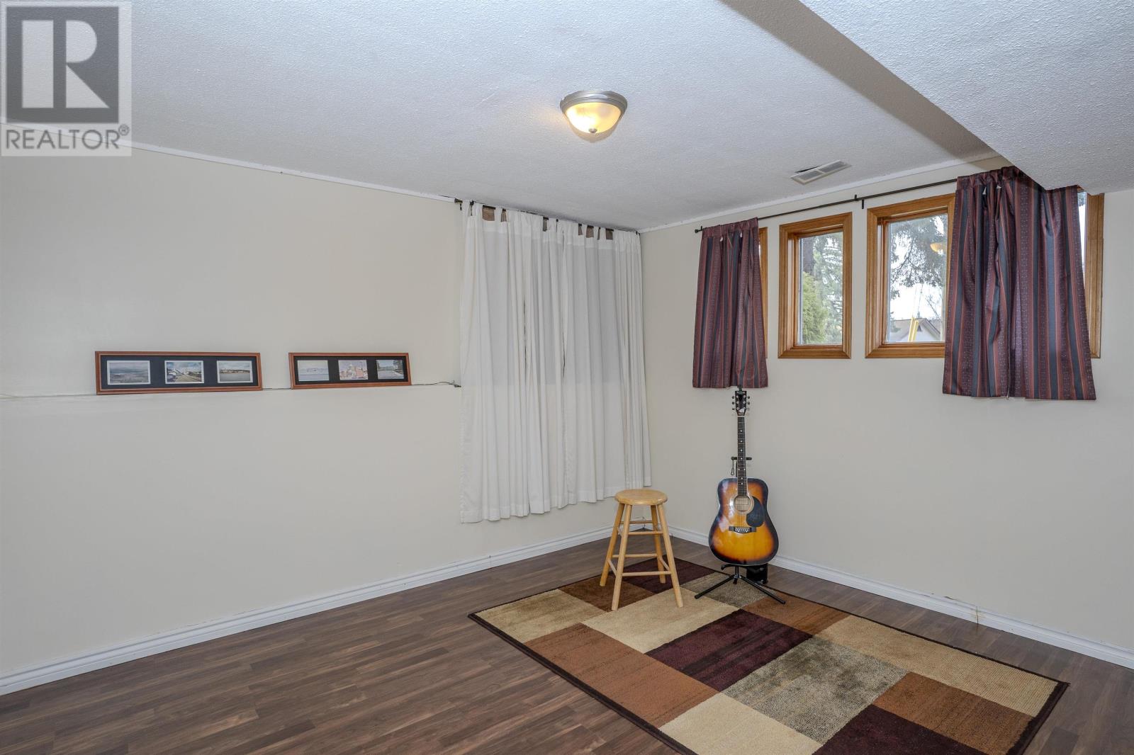 90 Logan AVE, Thunder Bay, Ontario, P7A6P9 — Photo 25