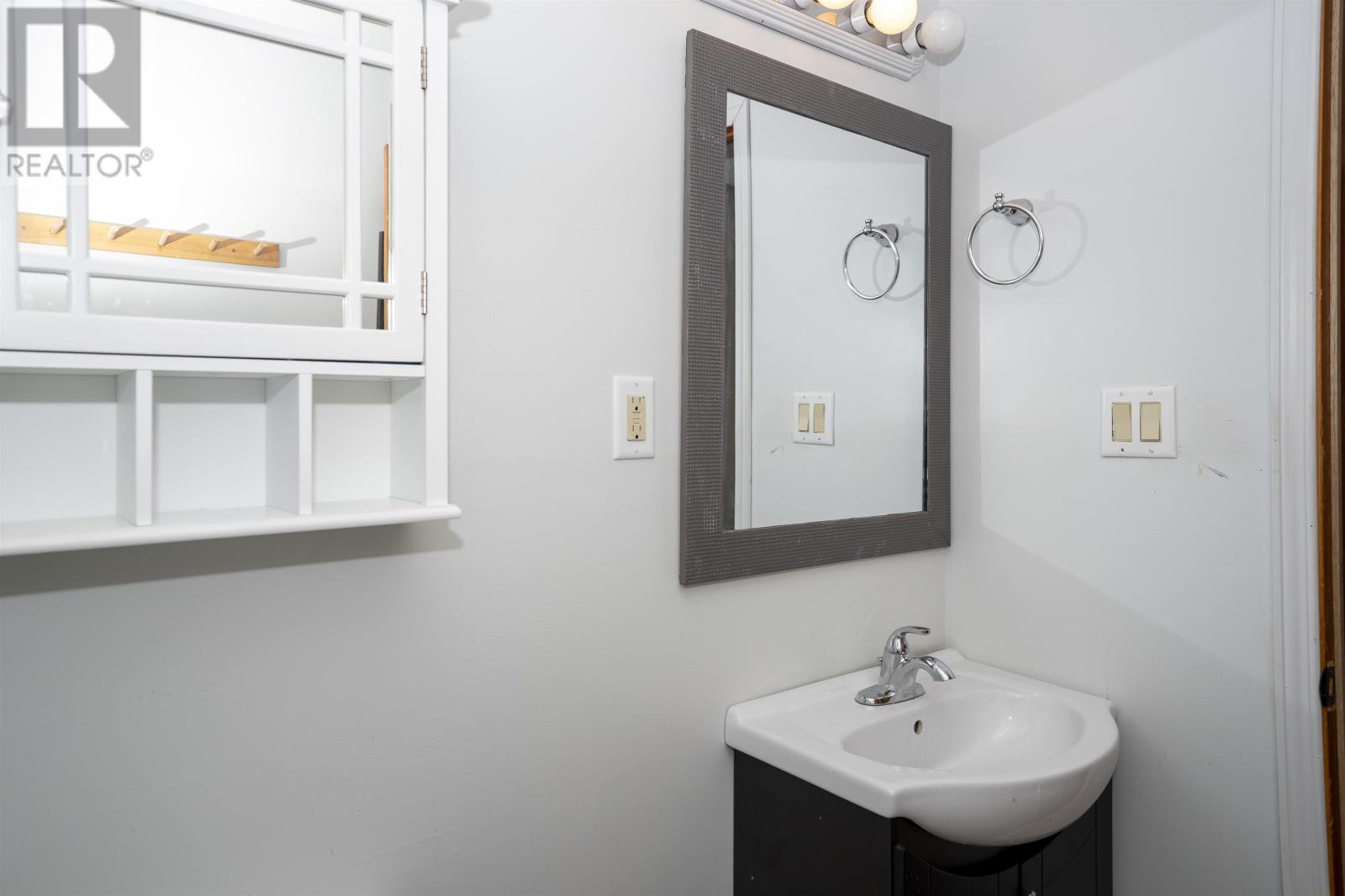 90 Logan AVE, Thunder Bay, Ontario, P7A6P9 — Photo 10