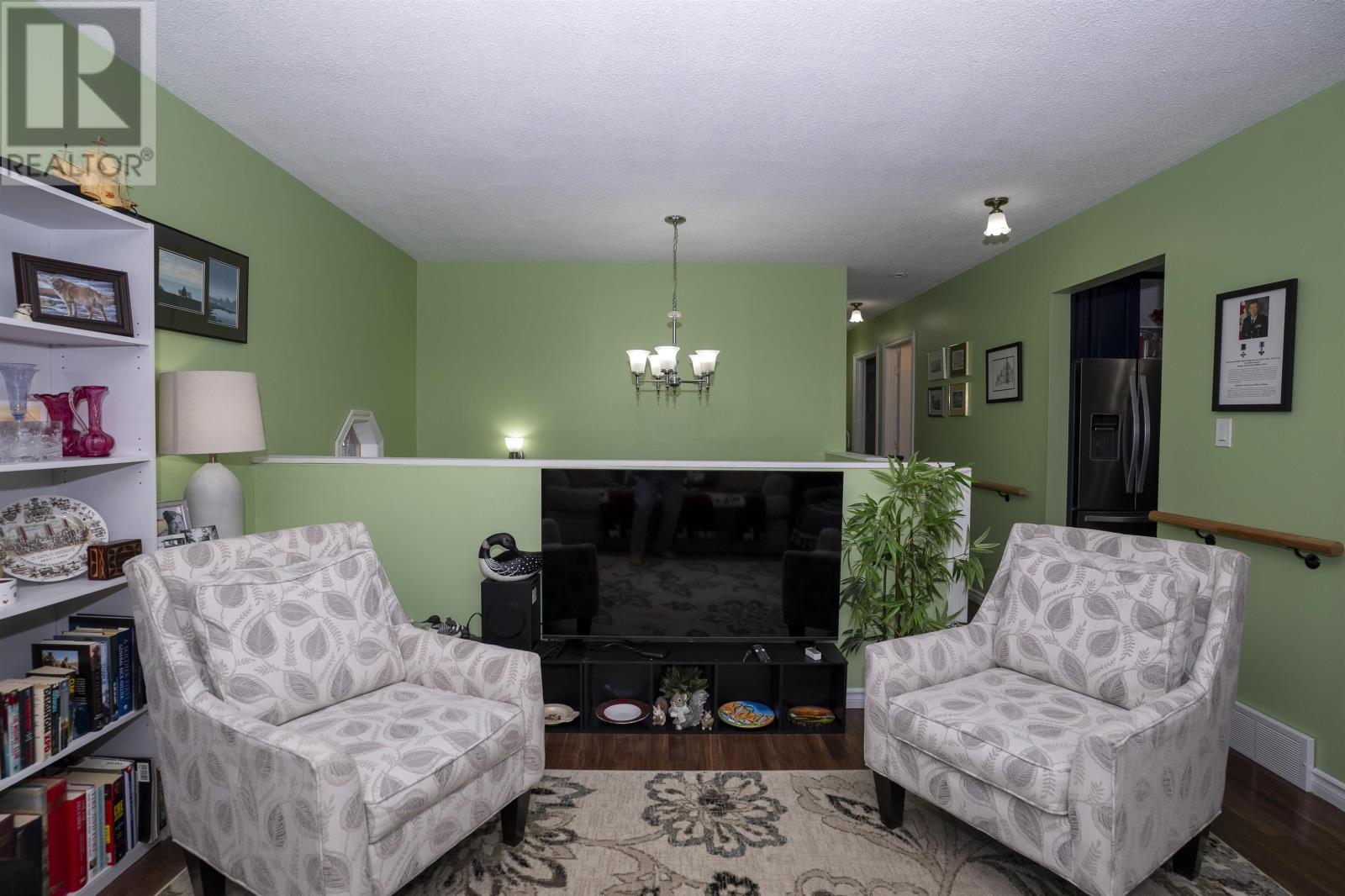 90 Logan AVE, Thunder Bay, Ontario, P7A6P9 — Photo 12