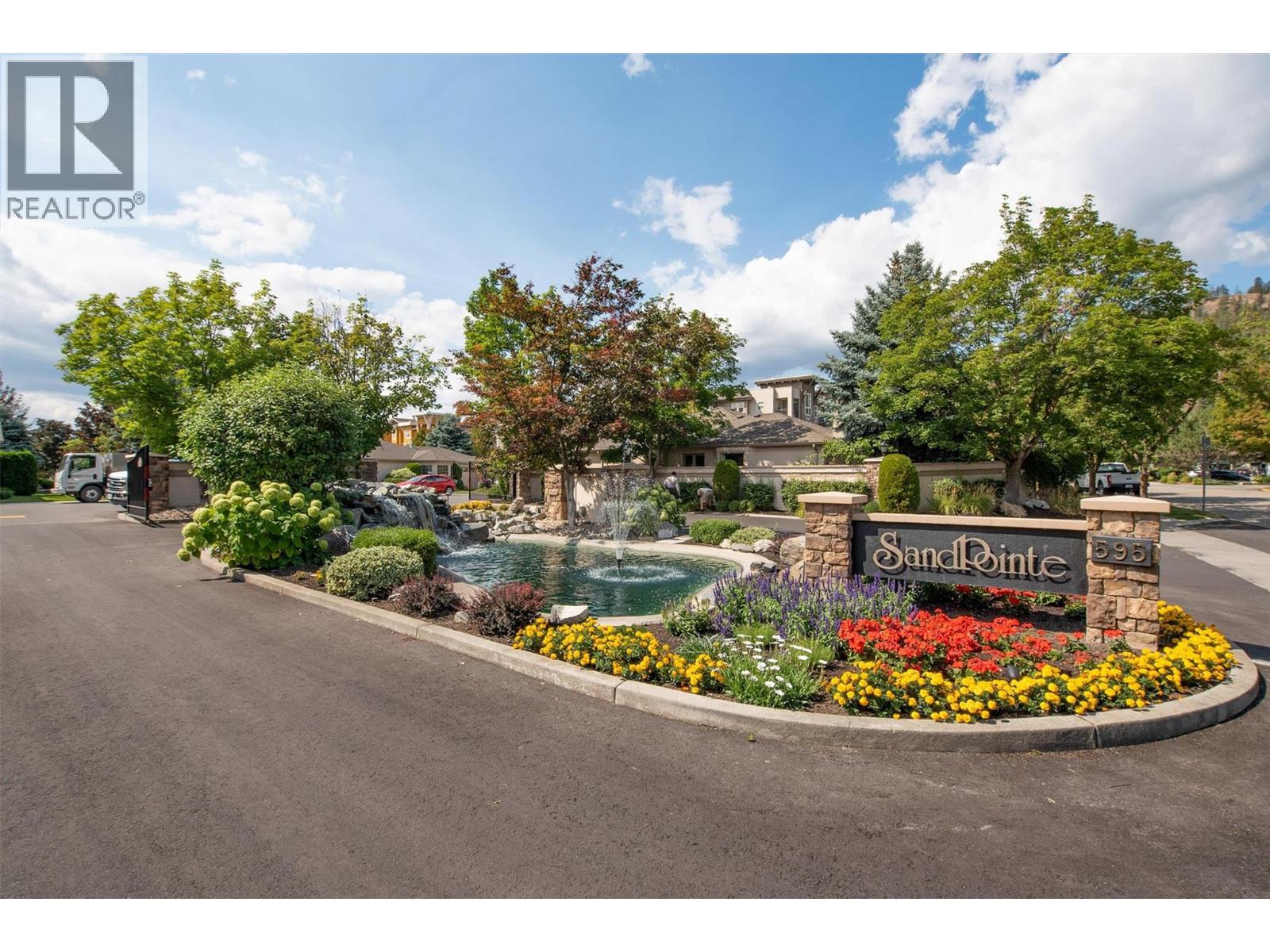 301 595 Yates Road, Kelowna