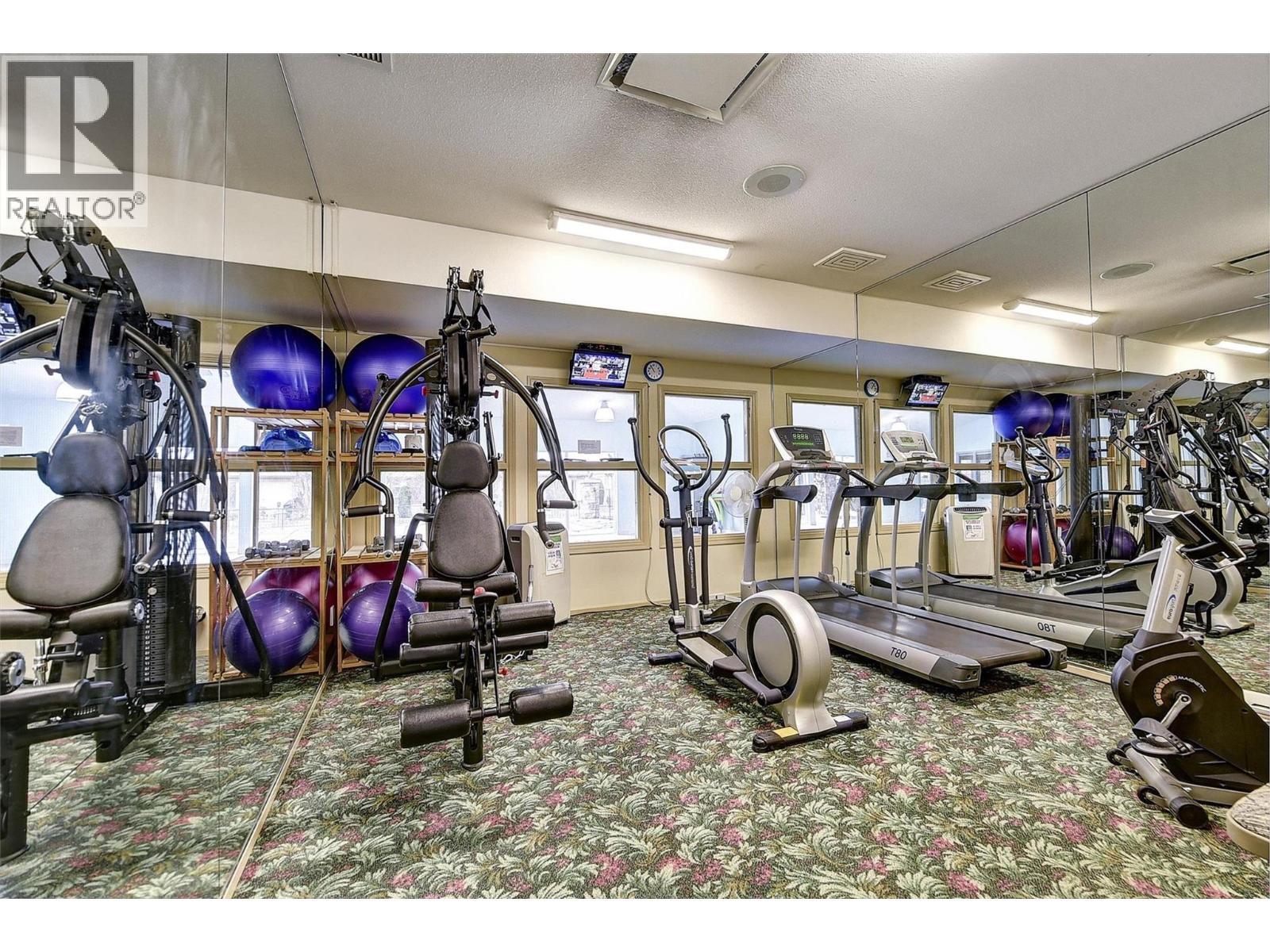 301 595 Yates Road, Kelowna
