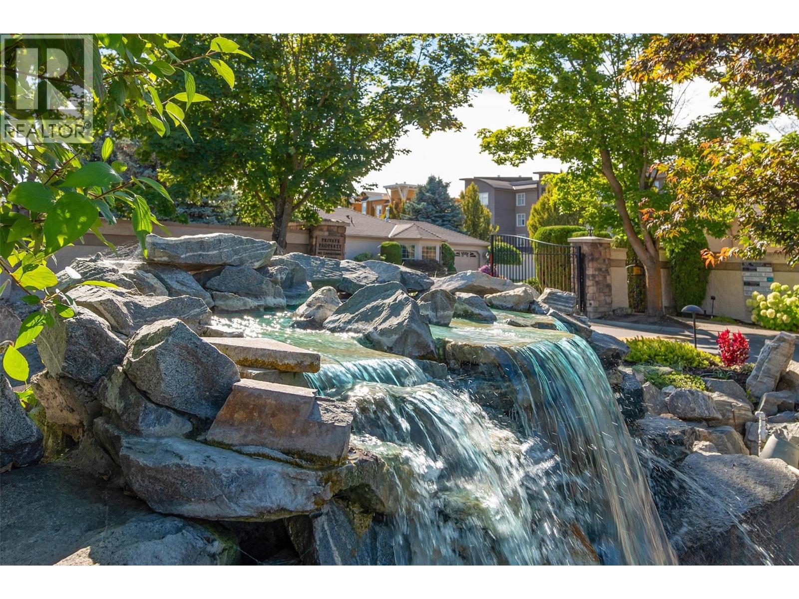 301 595 Yates Road, Kelowna
