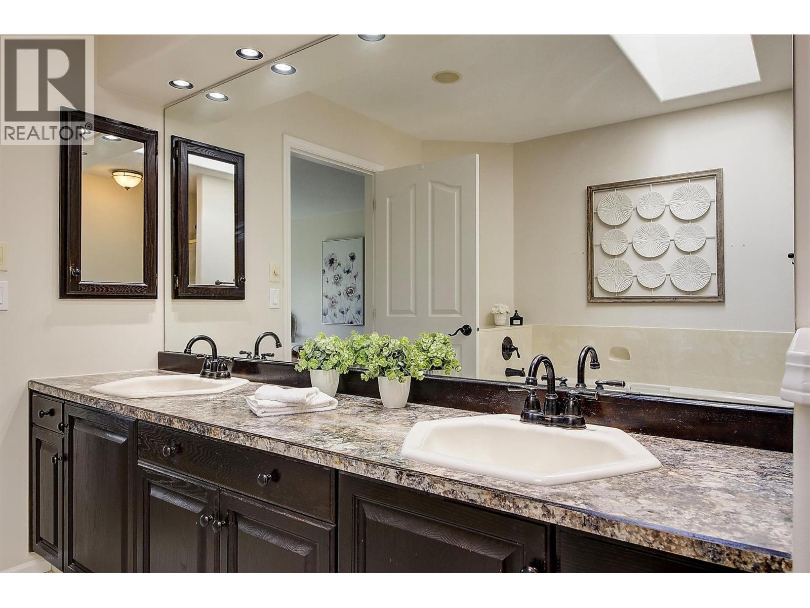 #301 595 Yates Road - 37
