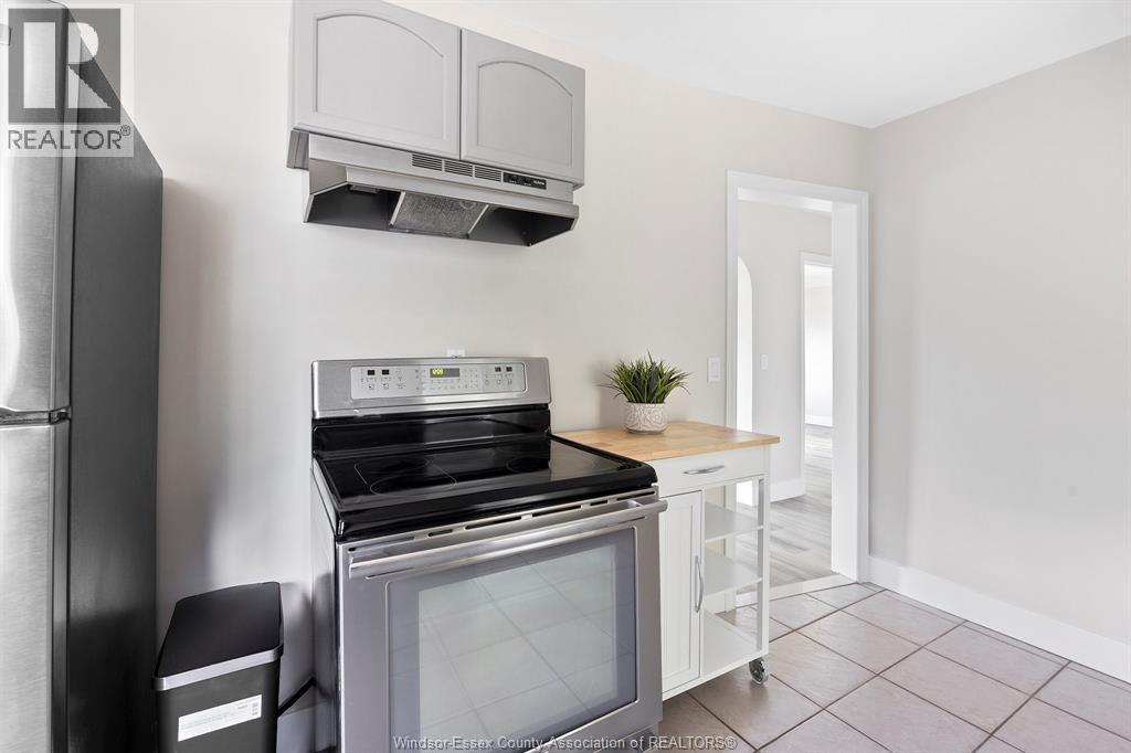 1073 JEFFERSON, Windsor, Ontario, N9S2R2 — Photo 12
