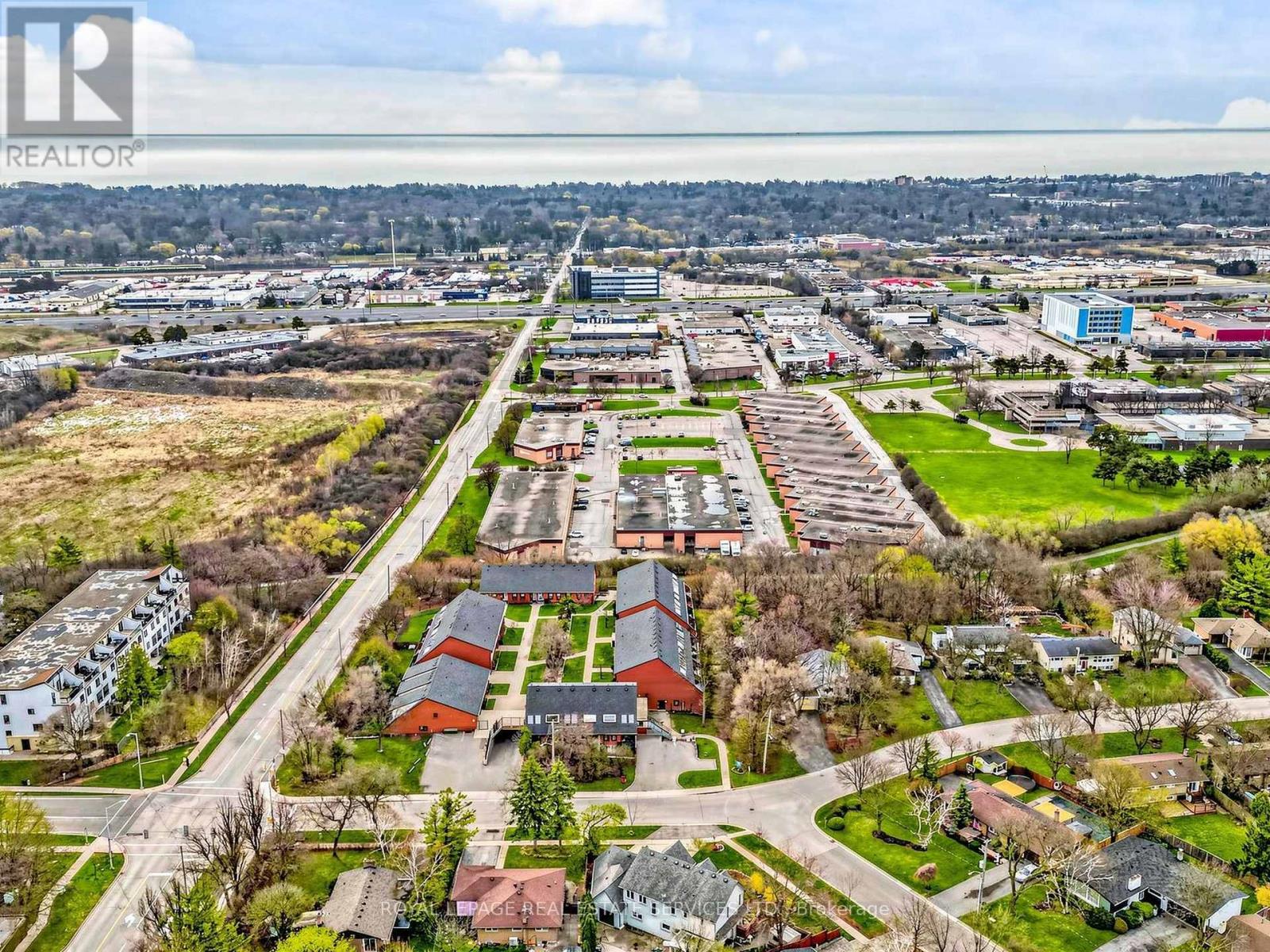 #21 530 FALGARWOOD DRIVE - 44
